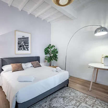 Apartment Yd Stunning Terrace On The Accademia Florenz