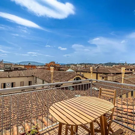 Yd Stunning Terrace On The Accademia Florenz